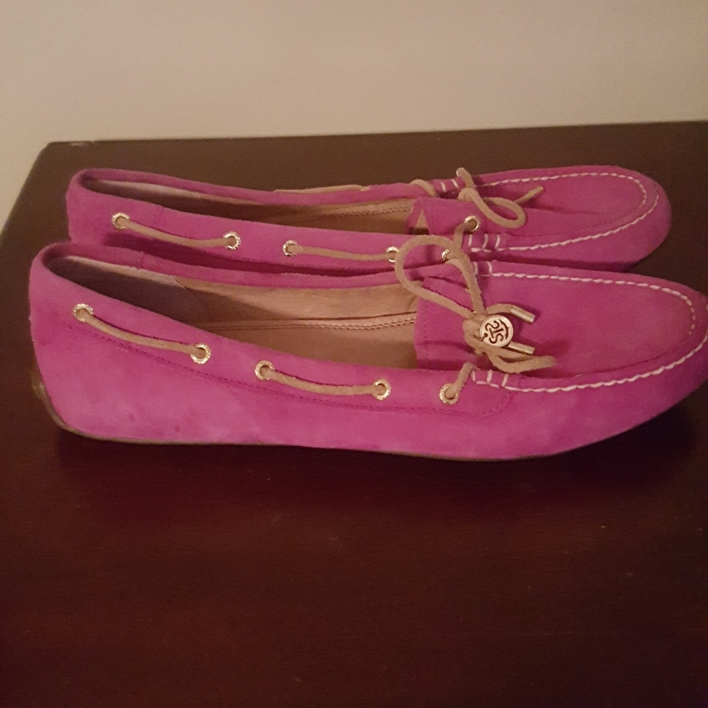 So someone can enjoy this nice pair of Sperrys.